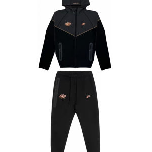 Nike Tech Clothing Set